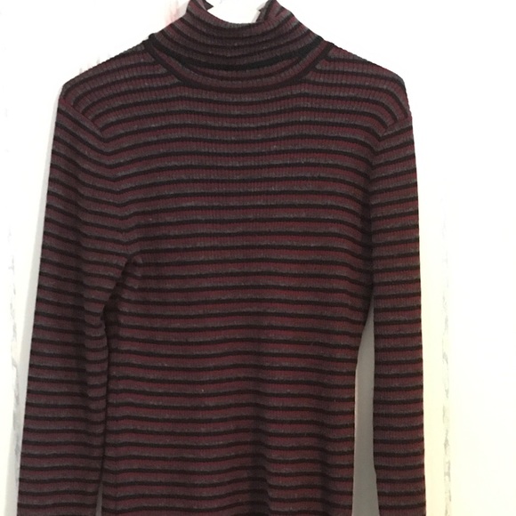 ANDREA JOVINE Ribbed Turtleneck - Picture 2 of 8
